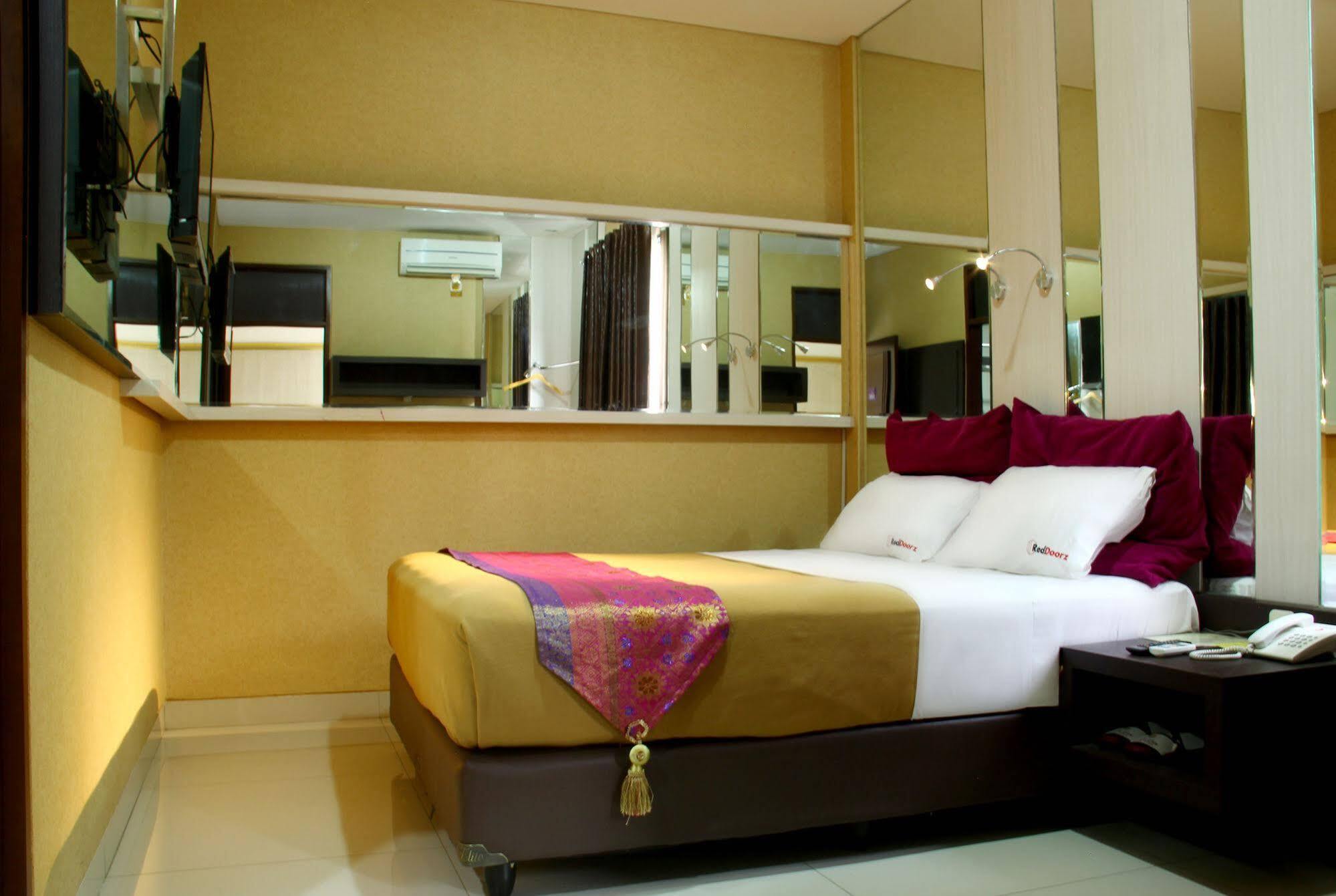 Wisma tamu Reddoorz @ Natuna *