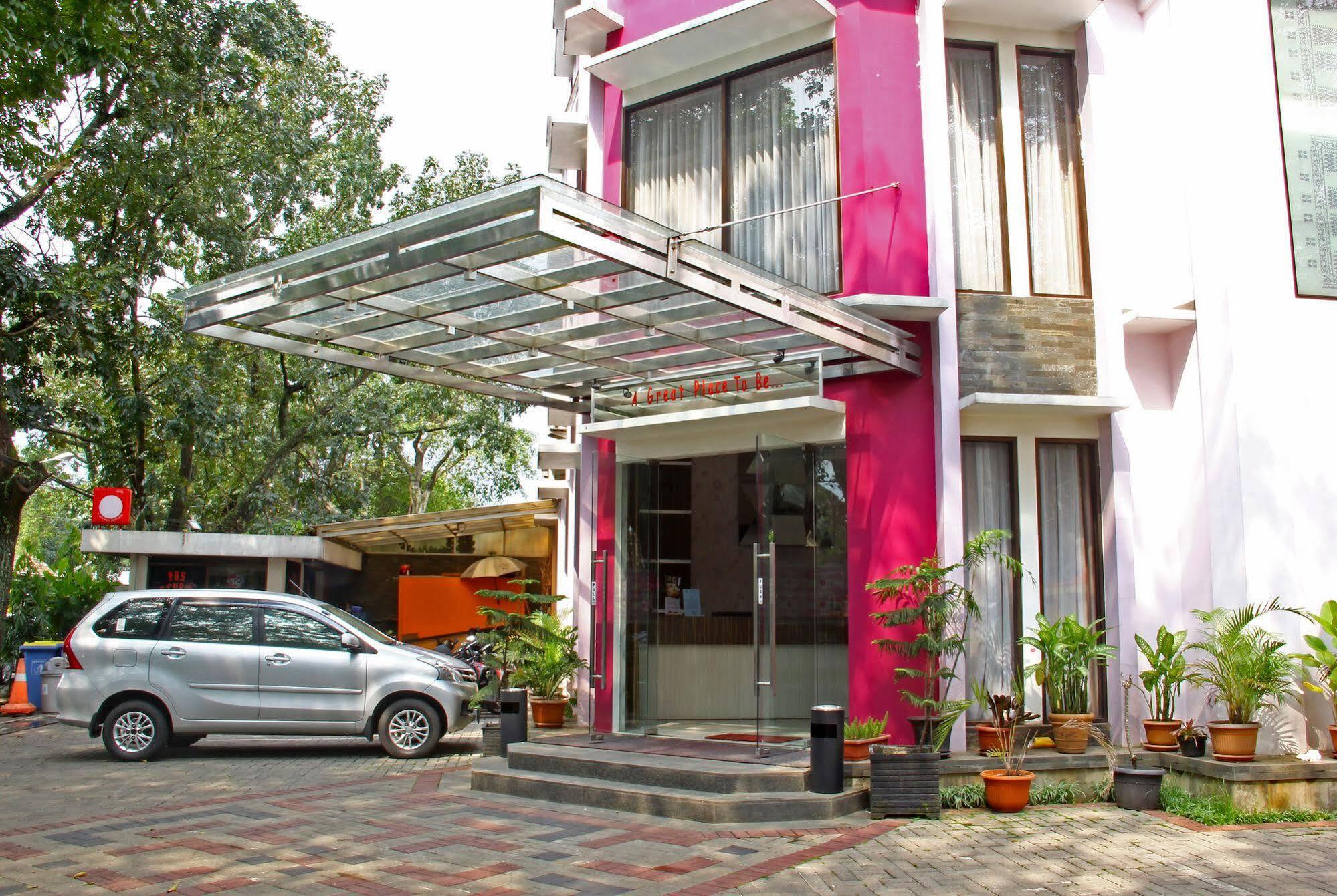 Wisma tamu Reddoorz @ Natuna Bandung
